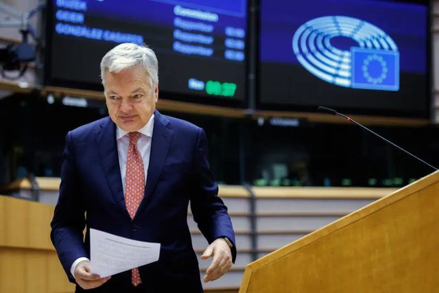 Reynders adelanta su excedencia en Bruselas y deja en el aire la mediación del Poder Judicial