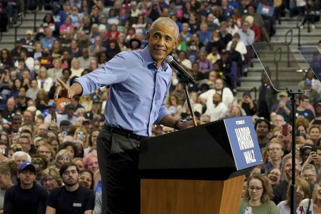 Barack Obama îl atacă pe Trump în primul miting de campanie pentru Kamala Harris