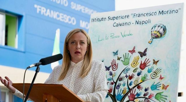 Caivano, Meloni annuncia il bando per le case popolari