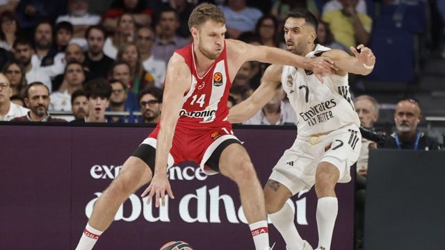 Александър Везенков поведе Олимпиакос към успех над Реал Мадрид в Евролигата