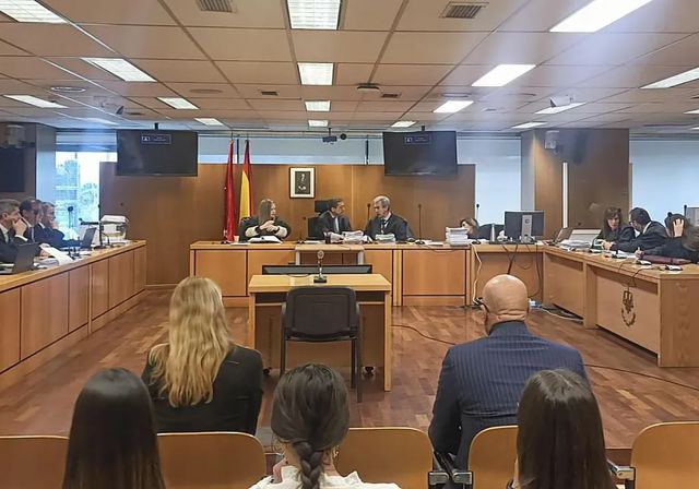 Kiko Matamoros, del banquillo a la boda de su hija más discreta