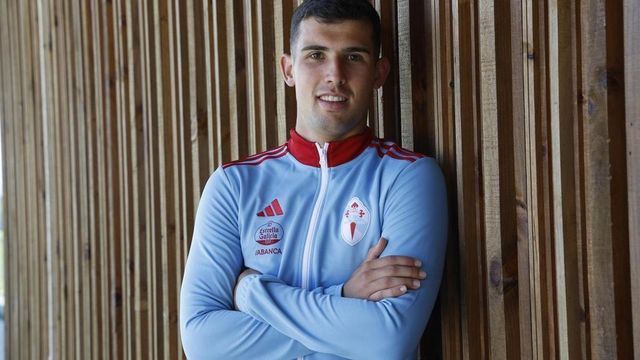 El Real Oviedo hace oficial el fichaje de Carlos Domínguez, cedido por el Celta