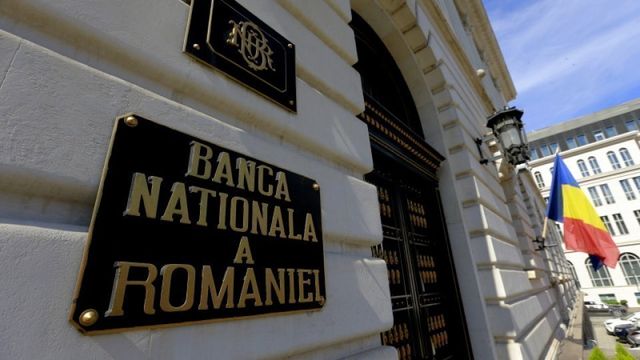 Rezervele valutare la Banca Națională a României atingeau 63.493 milioane euro, la data de 30 iunie , în scădere față de luna mai