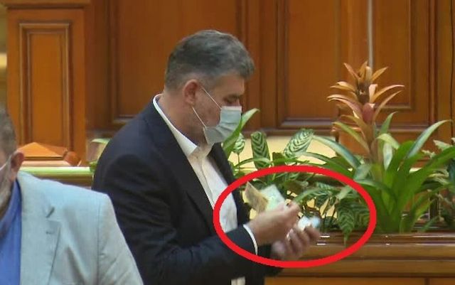 Marcel Ciolacu, surprins din nou cu banii ieșiți din buzunarul de la sacou