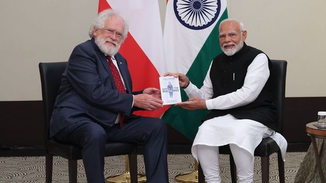 PM Modi Meets Nobel Laureate Anton Zeilinger in Vienna, Discusses Science & Spirituality