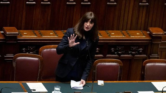 Bernini, gli studenti di Medicina a Tirana pagheranno le stesse tasse di Roma