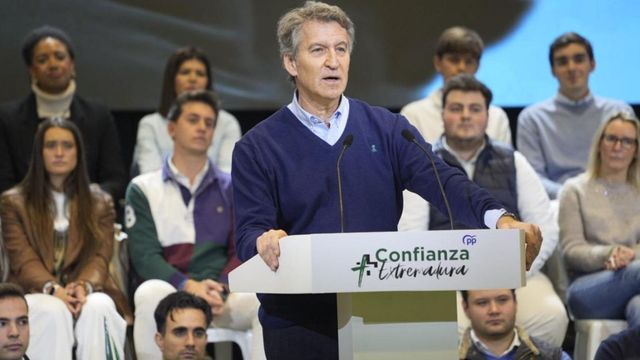 Feijóo apela en Extremadura a acabar con Sánchez: “Encubría a una manada de machistas y corruptos”
