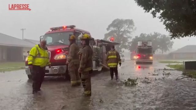 L'uragano Francine in Louisiana, 190.000 persone al buio