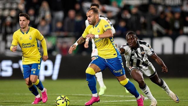 La vida en 365 días: de la euforia de la UD Las Palmas en Montjüic al llanto en Castalia