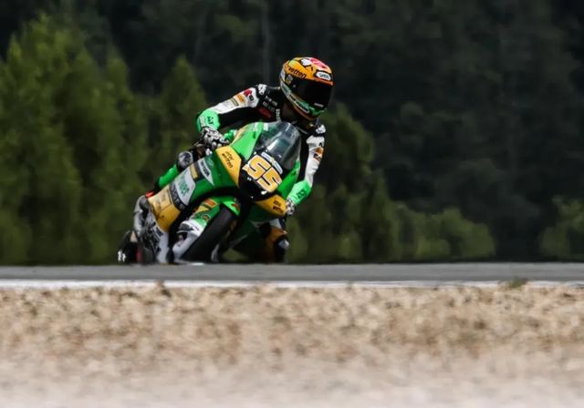Otro recital de José Antonio Rueda para sentenciar Moto3