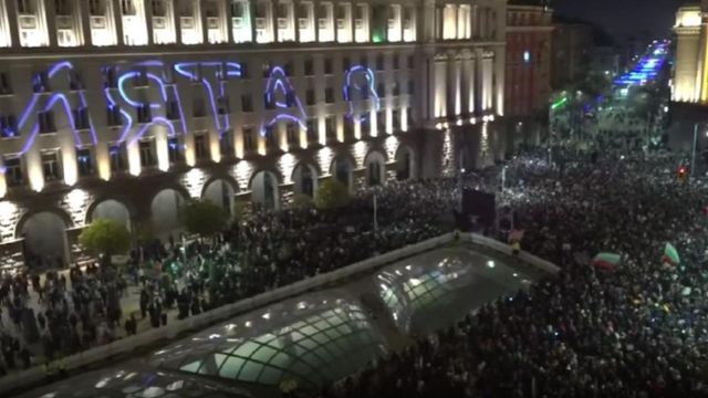 Bulgarii anunta cel mai mare protest din ultimii 30 de ani. Zeci de mii de oameni in strada, cer caderea Guvernului