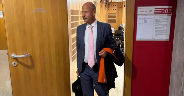 Co Pospíšil řekne ke kauze Dozimetr? Soudní jednání glosujeme živě