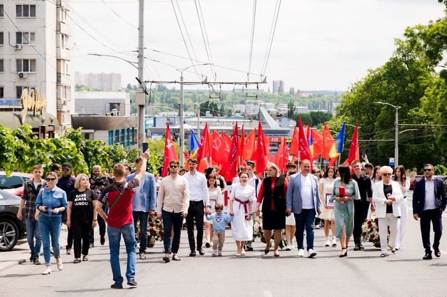 Conducerea și susținătorii Partidului „ȘOR” au ieșit în stradă în sprijinul Zilei Victoriei