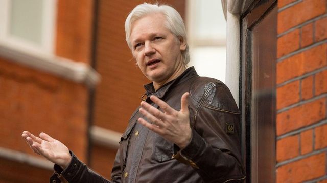 Julian Assange, en libertad bajo fianza tras un pacto con EEUU