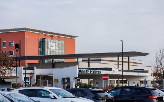 ++ Precipita per dieci metri in un palazzo, grave una bambina di 5 anni ++