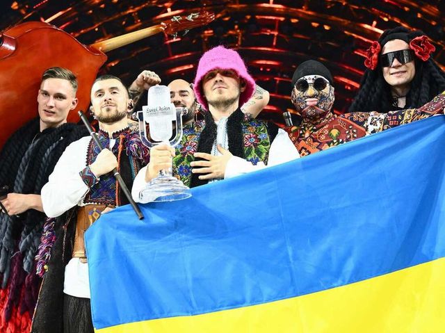 Kalush Orchestra a vândut trofeul Eurovision la licitație cu 900.000 de dolari și va cumpăra drone pentru armata ucraineană