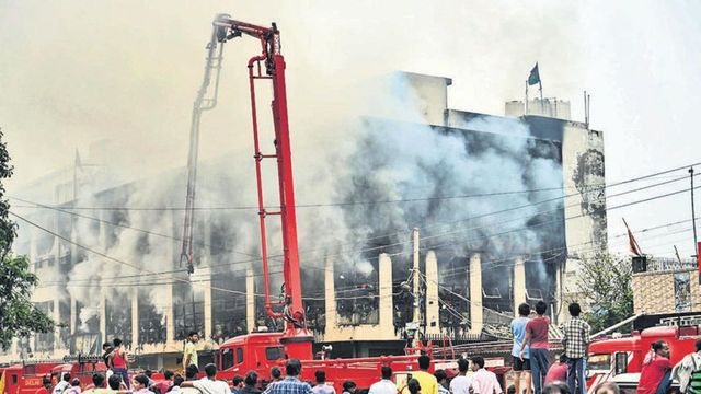 Massive fire engulfs factory in Delhi, no casualties