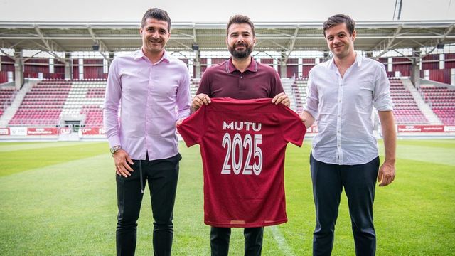 Adrian Mutu și-a prelungit contractul cu Rapid București
