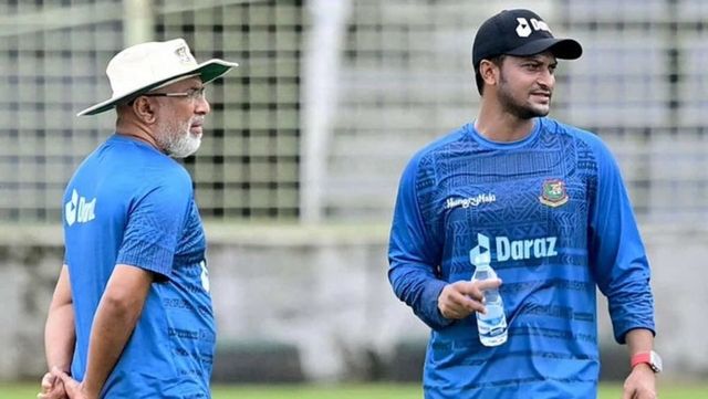 Bangladesh coach Chandika Hathurusingha suspended, Simmons to take over