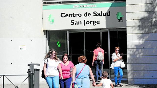 Sanidad y las comunidades se reunirán para hablar de los planes de verano en los centros de salud