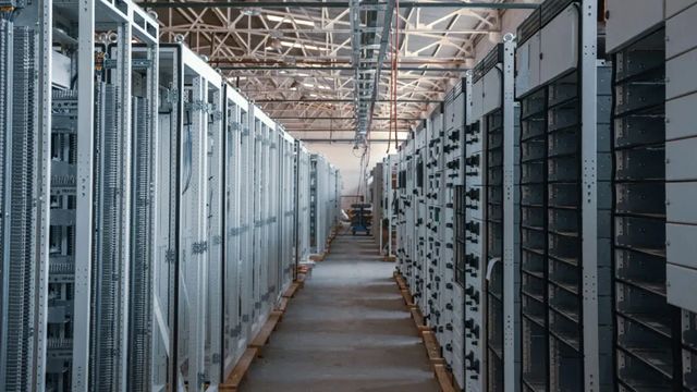 El Gobierno regulará los centros de datos para limitar su consumo de agua y que utilicen un 80% de energía renovable