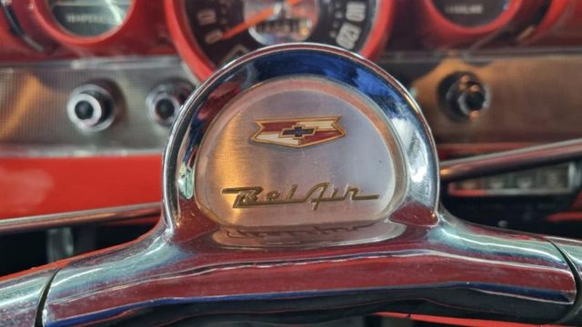 O legendă pe patru roți a făcut senzație la RAR Bacău: Chevrolet Bel Air din 1957