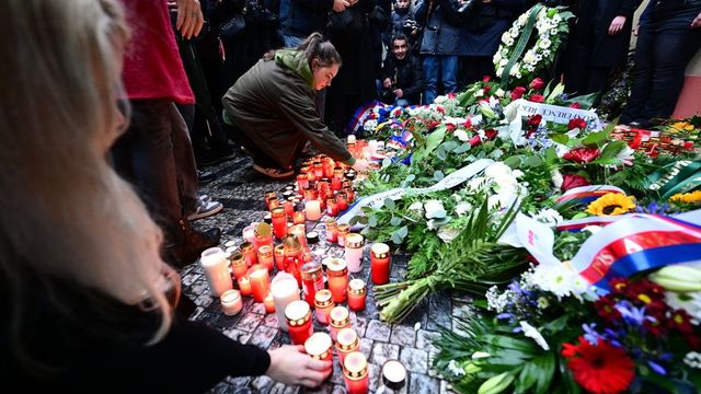 Babiše přivítal na Národní třídě pískot a výkřiky Hanba či StB