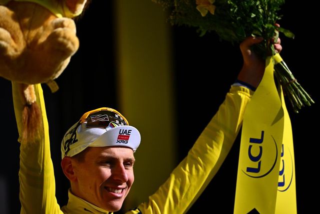 Tour de France, Evenepoel vince la 16a tappa, Pogacar resta in maglia gialla