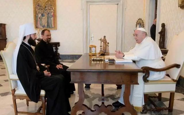 Papa Francisc s-a întâlnit cu numărul doi în Biserica Ortodoxă Rusă