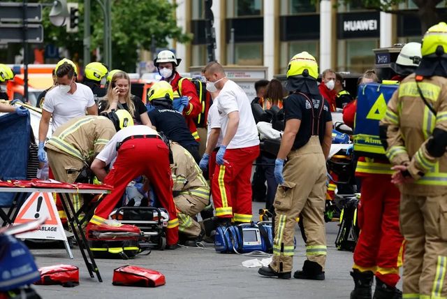 Cel puțin un mort și mai mulți răniți după ce un vehicul a lovit pietoni, în Berlin