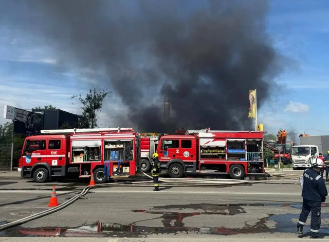 După incendiul devastator de ieri din Chișinău, pagubele preliminare ajung la 30 de milioane de lei