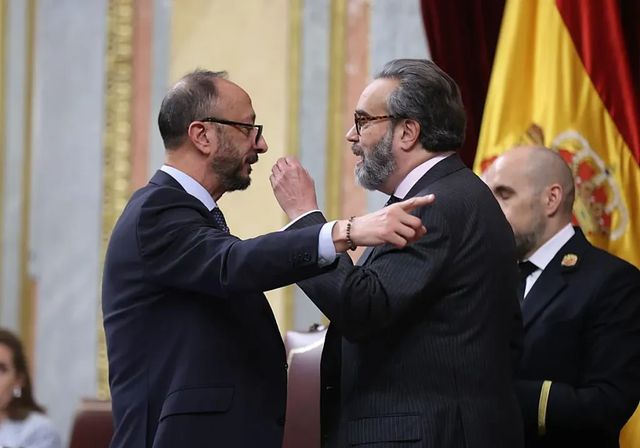 Expulsado un diputado de Vox por encararse con una letrada del Congreso y con el vicepresidente