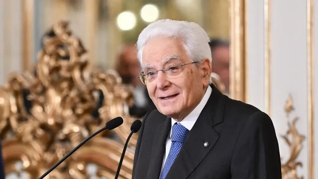 Mattarella riceve al Quirinale la premier Meloni e il ministro Crosetto