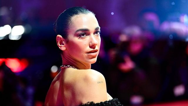 Dua Lipa al Festival di Sanremo 2027? Stefano De Martino la vorrebbe come co-conduttrice