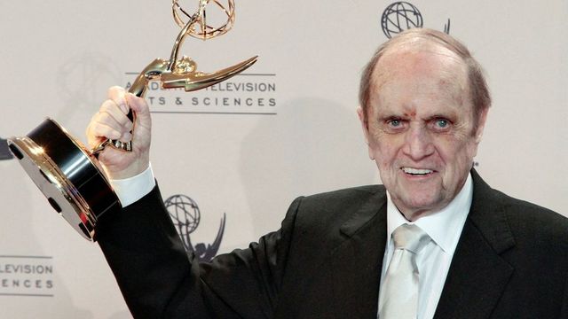 Comedian Bob Newhart, master of sitcoms, telephone monologues, dies at 94