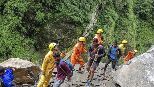 Himachal Flash Floods: 2 Highways & 305 Roads Shut Amid Heavy Rain, Orange Alert For Monday