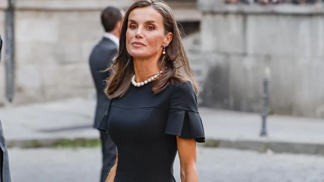 Un medio portugués revela un viaje de urgencia de la reina Letizia a Gales