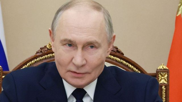 Zelensky laughs as Trump makes big claim about Putin wanting to see Ukraine succeed| Russia