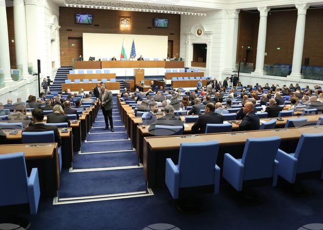Премиерът, вицепремиерът Пулев и още 11 министри ще отговарят на депутатски въпроси