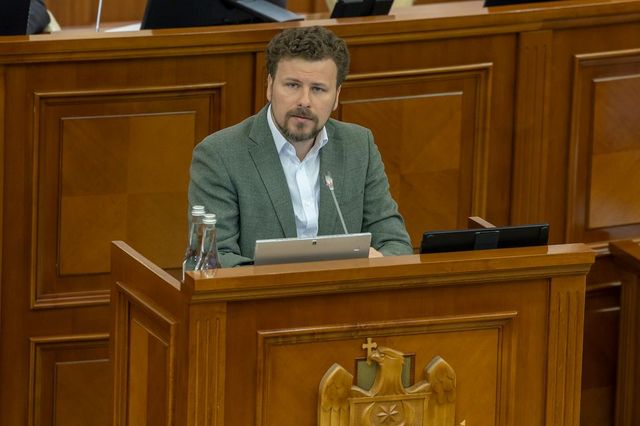 Reforma ‘Restart în educație’, aprobată de Parlament