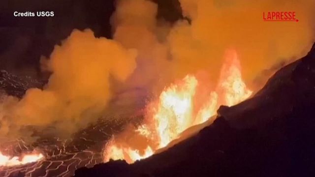 Alle Hawaii erutta il vulcano Kilauea, colonne di lava fino a 80 metri