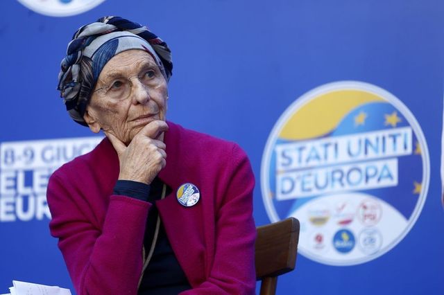 Emma Bonino dopo il ricovero in ospedale farà una pausa dalla politica: “Mi sono spaventata”