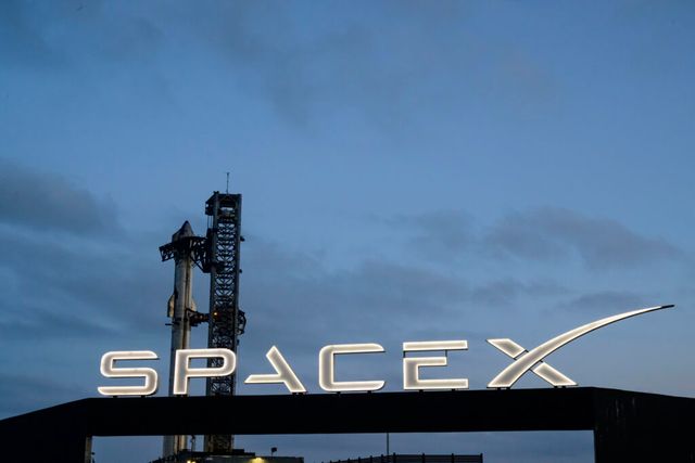 Probleme tehnice pentru misiunea SpaceX de întoarcere a astronauților blocați pe Stația Spațială Internațională