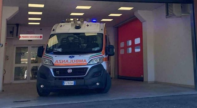 Auto travolge gruppo di ciclisti, una è morta