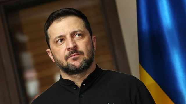 Zelensky attacca Trump, 'vive di disinformazione russa'