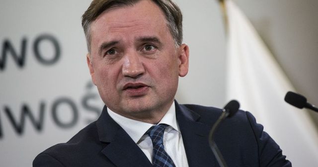 Elrendelték a Magyarországon politikai menedékjogot kapott lengyel politikus letartóztatását