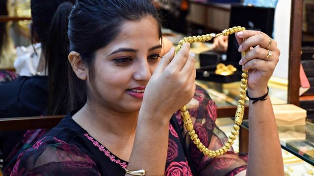 Dhanteras 2024 Shubh Muhurat: Best time to buy gold and silver as per your city