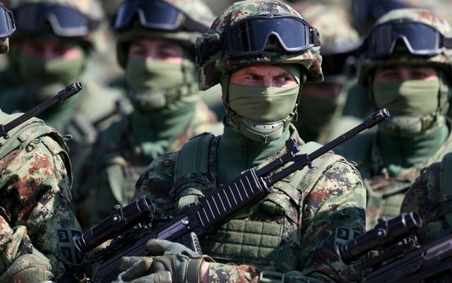 Președintele Serbiei trimite armata aproape de frontiera cu Kosovo