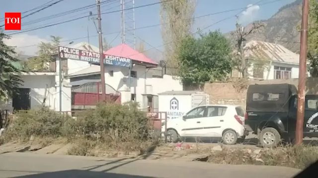 Army officers, 40 soldiers booked for attempt to murder after storming J&K police station