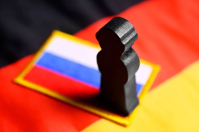 Un ucrainean și o română, arestați pentru spionaj în favoarea Rusiei. Unde au fost prinși